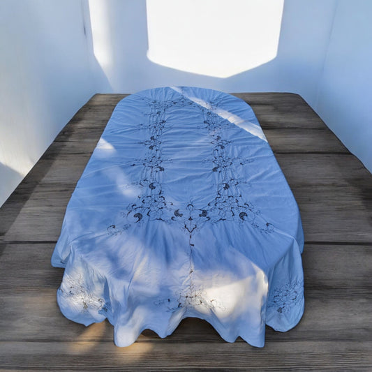 Nappe ancienne brodée