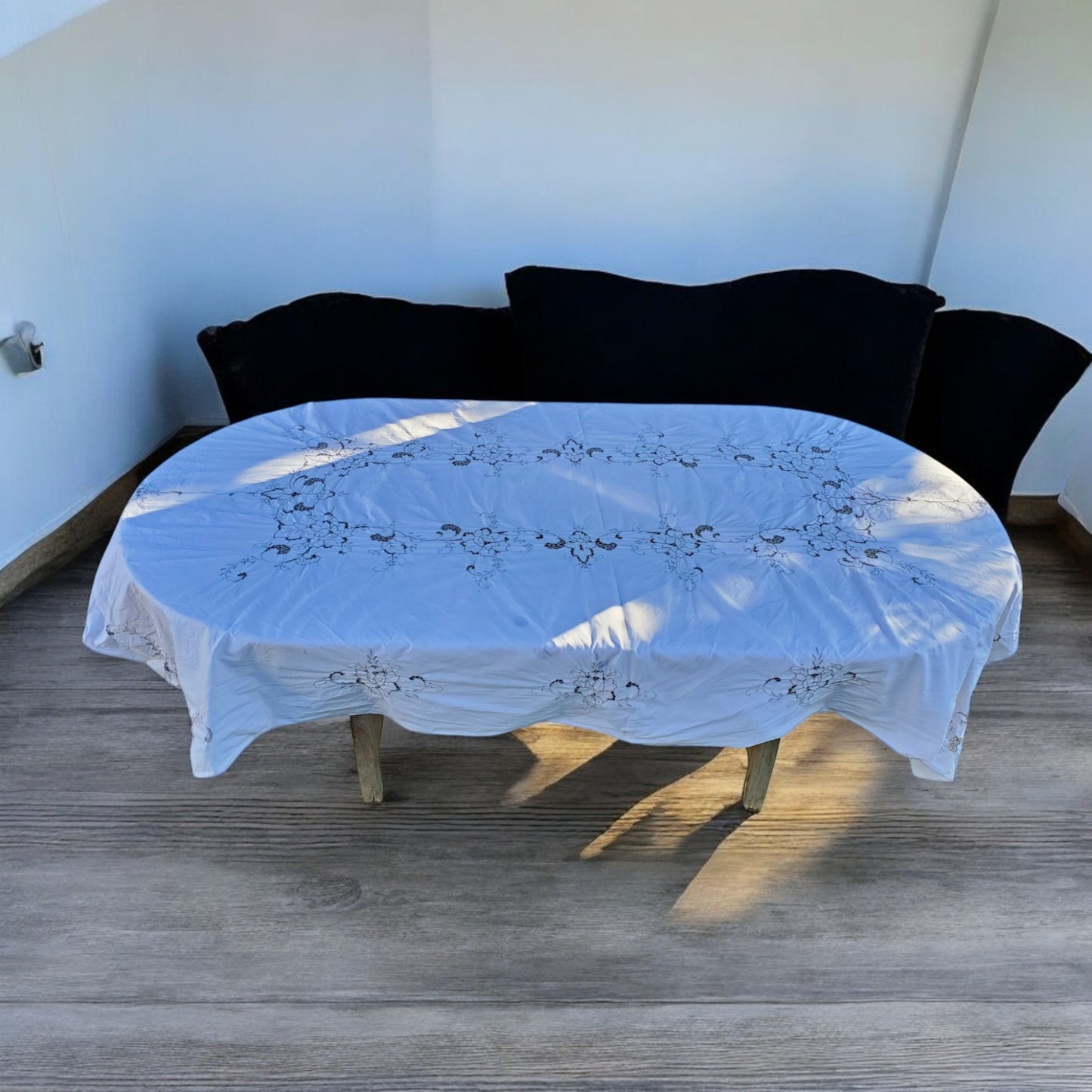 Nappe ancienne brodée